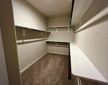 5443 Redwood Summit Lane - Photo Thumbnail 13