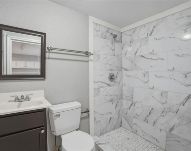 6700 Avenue S Unit D - Photo Thumbnail 13