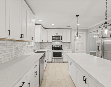 410 Bauxhall Court - Photo Thumbnail 10