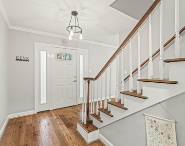 410 Bauxhall Court - Photo Thumbnail 4