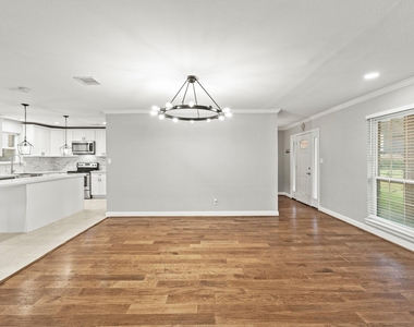 410 Bauxhall Court - Photo Thumbnail 15