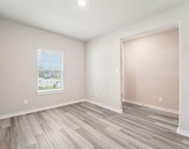 22419 Aster Way Ln - Photo Thumbnail 2