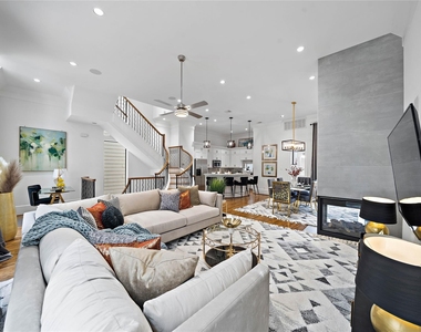 709 Reinicke Street - Photo Thumbnail 4