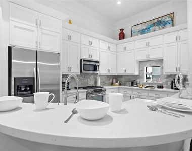 709 Reinicke Street - Photo Thumbnail 12