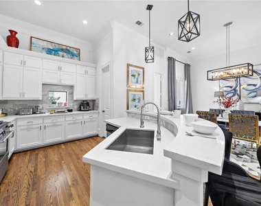 709 Reinicke Street - Photo Thumbnail 6