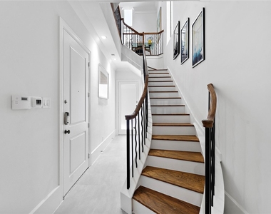 709 Reinicke Street - Photo Thumbnail 3