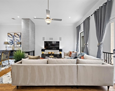709 Reinicke Street - Photo Thumbnail 5