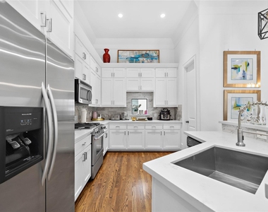 709 Reinicke Street - Photo Thumbnail 8