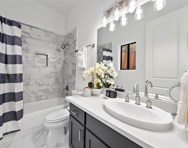 709 Reinicke Street - Photo Thumbnail 28