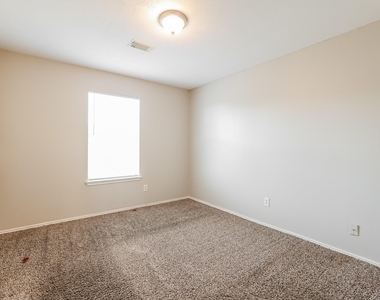 7507 Kennemer Drive - Photo Thumbnail 11