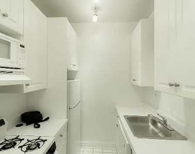 83rd Street/3rd Avenue - Photo Thumbnail 2