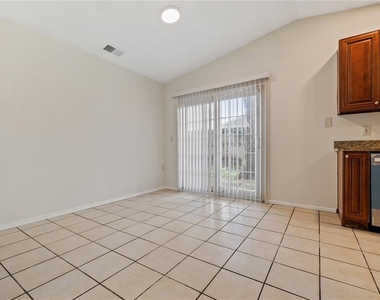 7607 Glades Court - Photo Thumbnail 9