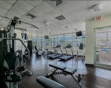 1208 E Kennedy Boulevard - Photo Thumbnail 9