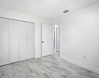 7309 N Hutton Place - Photo Thumbnail 17