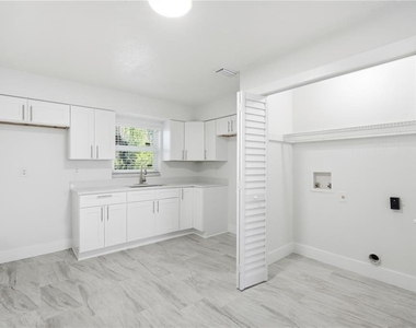 7309 N Hutton Place - Photo Thumbnail 6