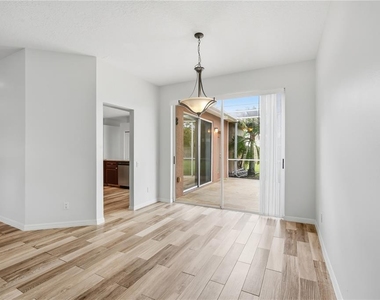9810 Bennington Drive - Photo Thumbnail 5