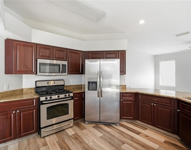 9810 Bennington Drive - Photo Thumbnail 18