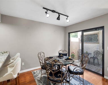 11520 Galleria Drive - Photo Thumbnail 8