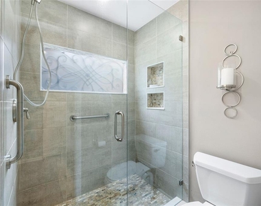 11520 Galleria Drive - Photo Thumbnail 17