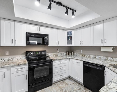 11520 Galleria Drive - Photo Thumbnail 10