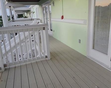 5121 Coquina Key Drive Se - Photo Thumbnail 16