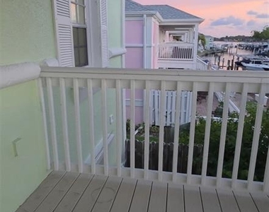 5121 Coquina Key Drive Se - Photo Thumbnail 17