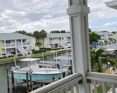 5121 Coquina Key Drive Se - Photo Thumbnail 20