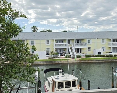 5121 Coquina Key Drive Se - Photo Thumbnail 19