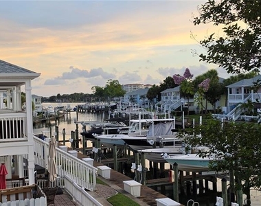 5121 Coquina Key Drive Se - Photo Thumbnail 2