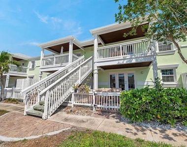 5121 Coquina Key Drive Se - Photo Thumbnail 14