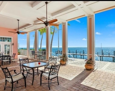 5121 Coquina Key Drive Se - Photo Thumbnail 21