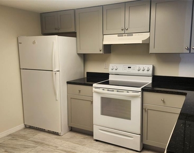 7413 Mead Drive - Photo Thumbnail 5