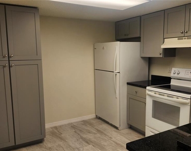 7413 Mead Drive - Photo Thumbnail 6