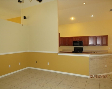 9427 Hunters Pond Drive - Photo Thumbnail 5