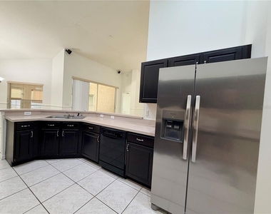9427 Hunters Pond Drive - Photo Thumbnail 4