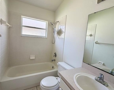 9427 Hunters Pond Drive - Photo Thumbnail 10