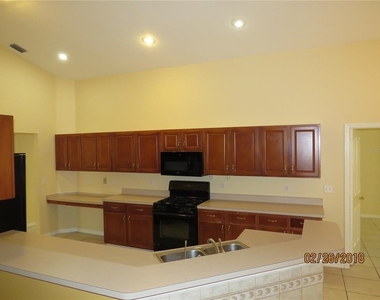 9427 Hunters Pond Drive - Photo Thumbnail 8