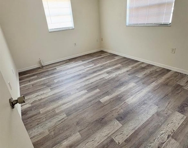 8151 Hixton Drive - Photo Thumbnail 5