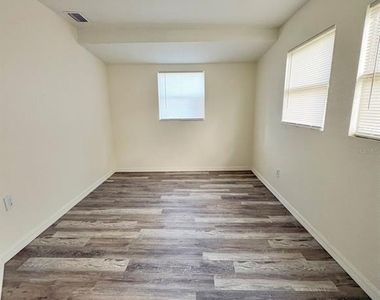 8151 Hixton Drive - Photo Thumbnail 12