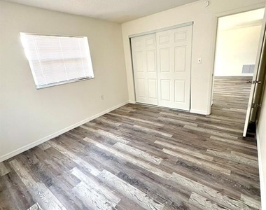 8151 Hixton Drive - Photo Thumbnail 6