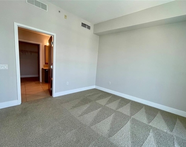 111 N 12th Street - Photo Thumbnail 16