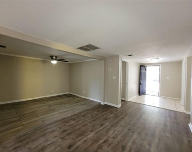 1504 E 99th Avenue - Photo Thumbnail 3