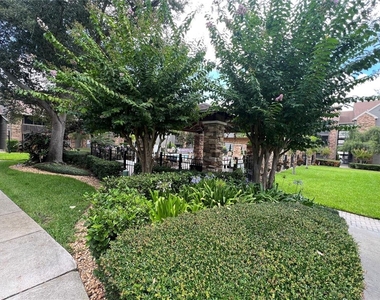 2500 Winding Creek Boulevard - Photo Thumbnail 9