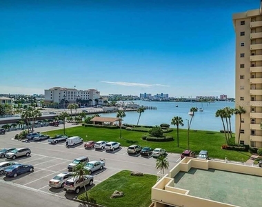 4550 Cove Circle - Photo Thumbnail 17