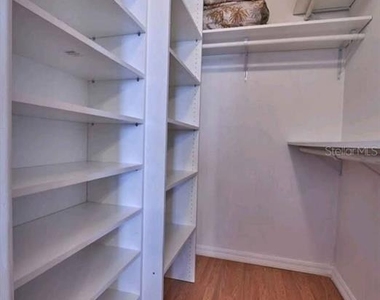 4550 Cove Circle - Photo Thumbnail 9