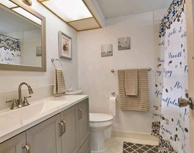 4550 Cove Circle - Photo Thumbnail 2