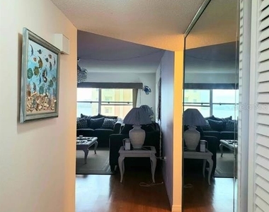 4550 Cove Circle - Photo Thumbnail 10