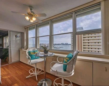 4550 Cove Circle - Photo Thumbnail 7