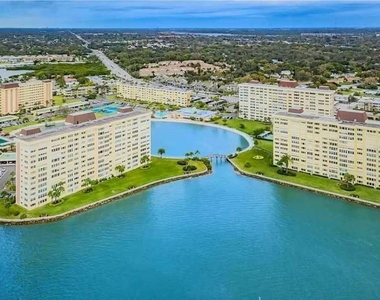 4550 Cove Circle - Photo Thumbnail 24
