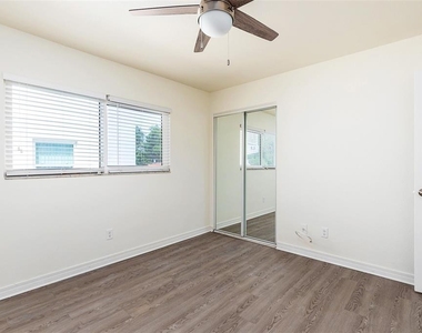 1142 Sunset Point Road - Photo Thumbnail 5